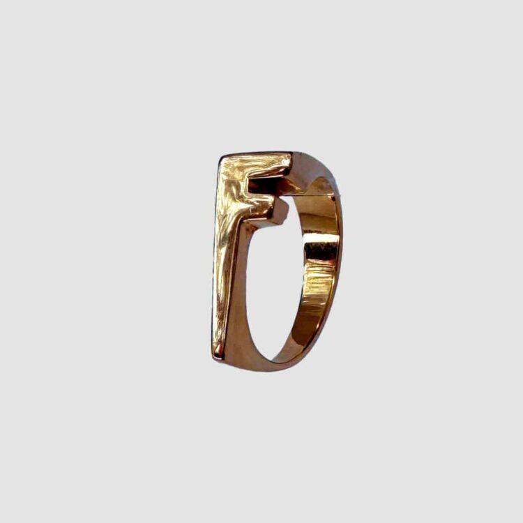 Fantasy – Golden F 18K Ring